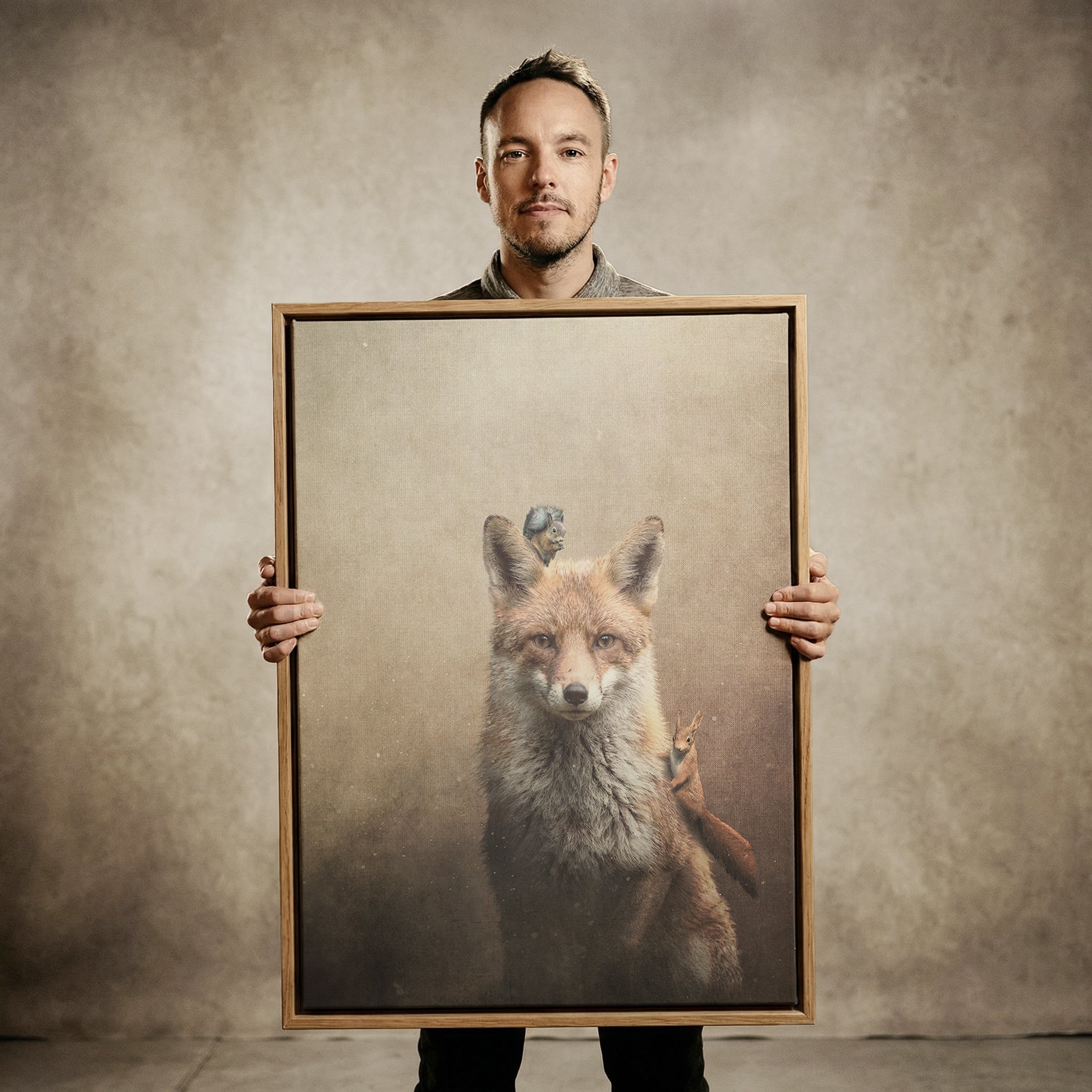 Fox with Squirrels Light EU