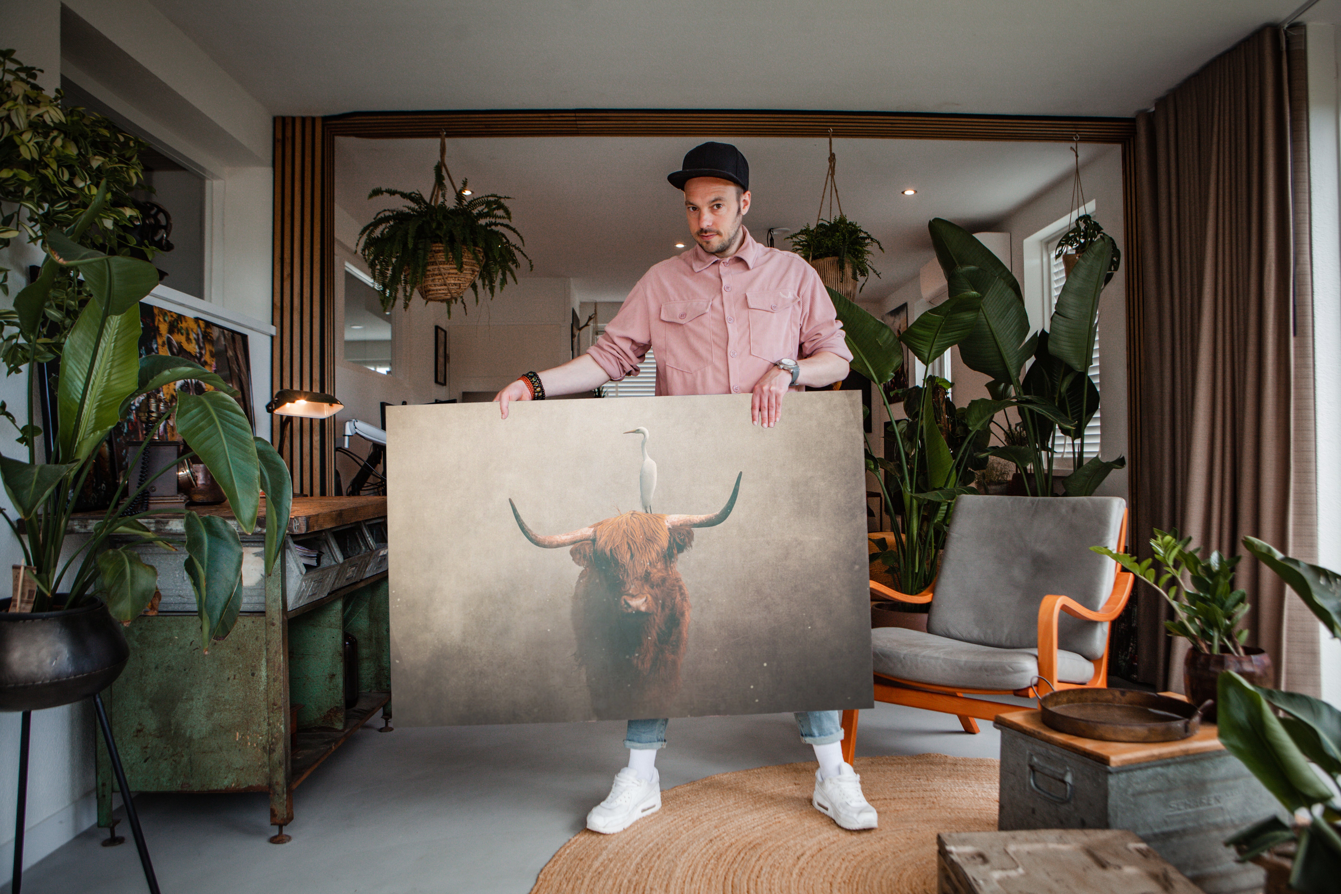 Highland Cow with Heron Light LS EU