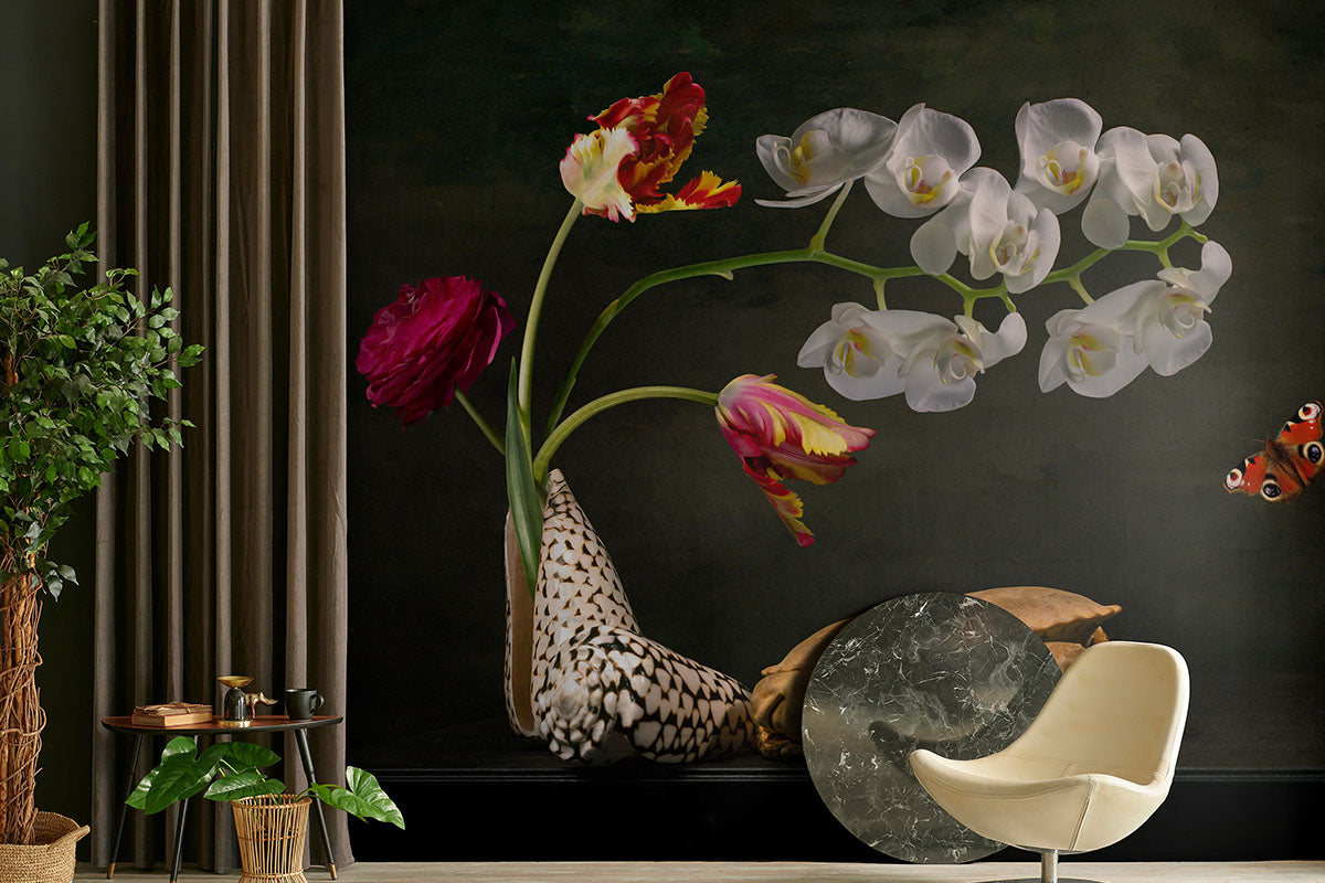 Blumenstilleben mit Tulpen und dem Meeresleben Tapete